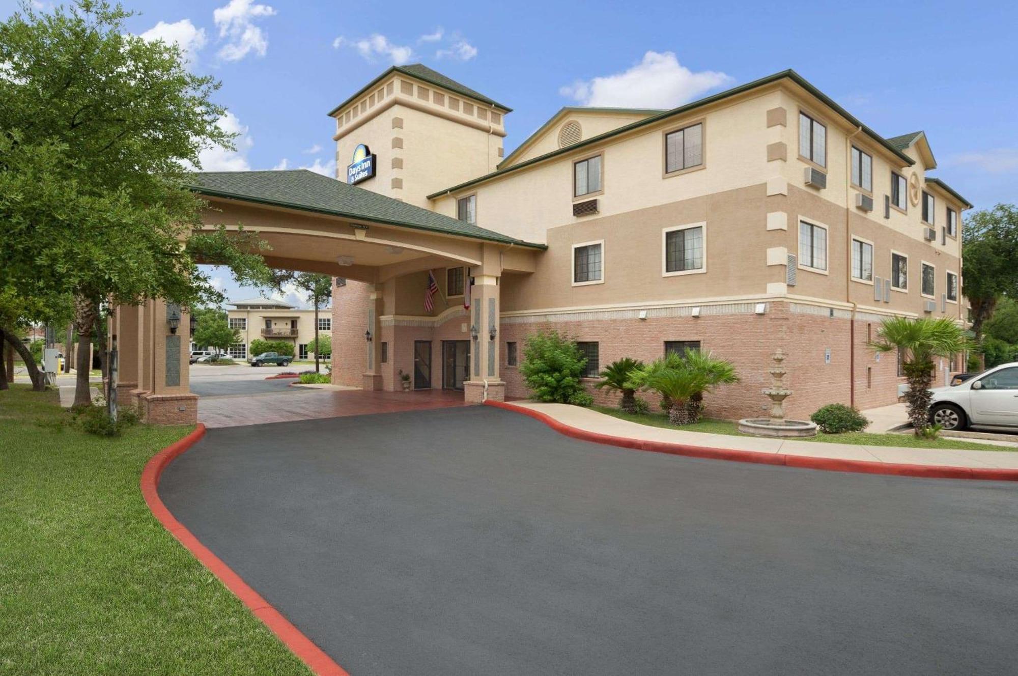 Days & By Wyndham North/stone Oak San Antonio